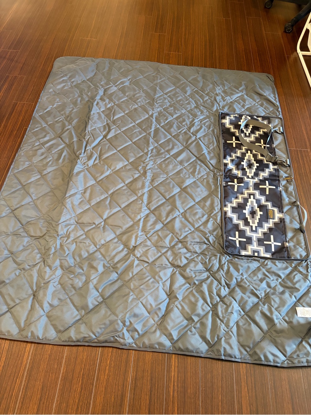 Pendleton outdoor blanket - Picture 3 of 4